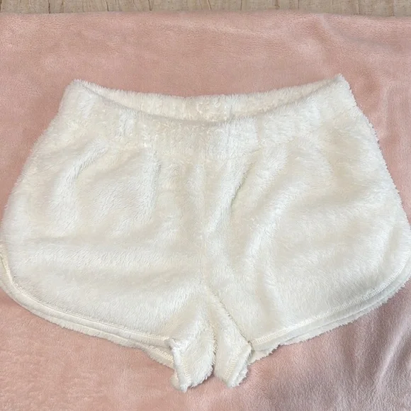 Aerie Cozy Cream Fleece Shorts - Picture 1 of 3